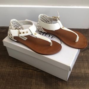 Steve Madden Suttle White Mult Sandal Size 7